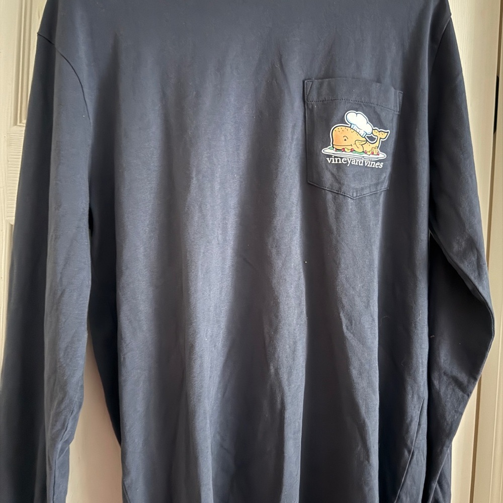 Vineyard Vines Navy Crewneck Thanksgiving edition! NWOT WILL SHIP SAME DAY - Picture 3 of 5
